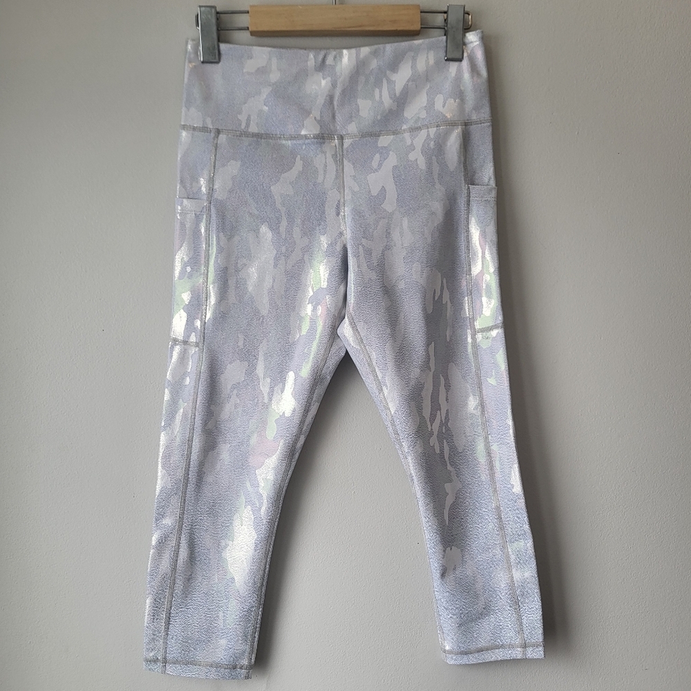 ZYIA Womens Iridescent Camo Crop Leggings in White Sz 6-8